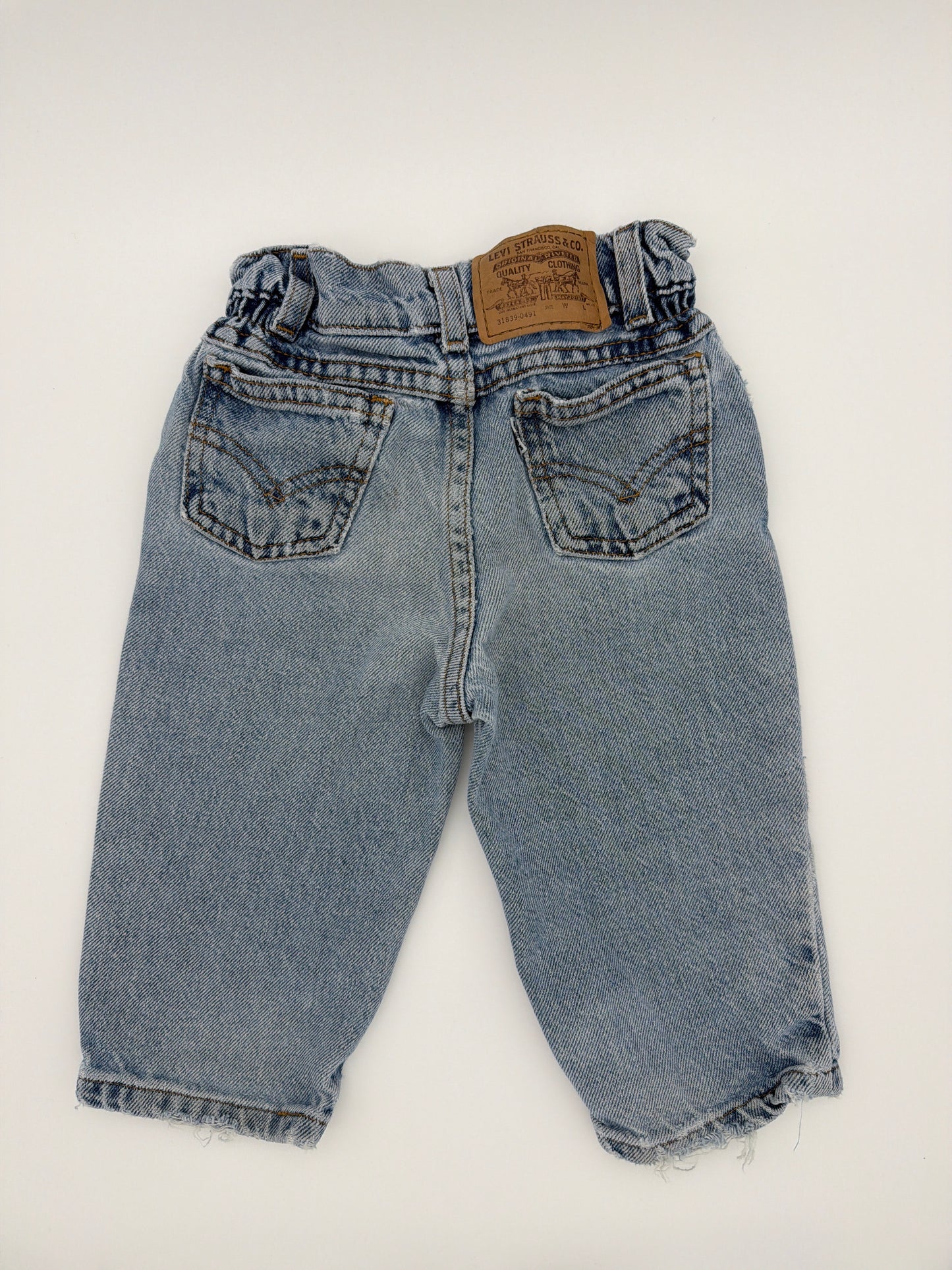 Levi light wash size:18M