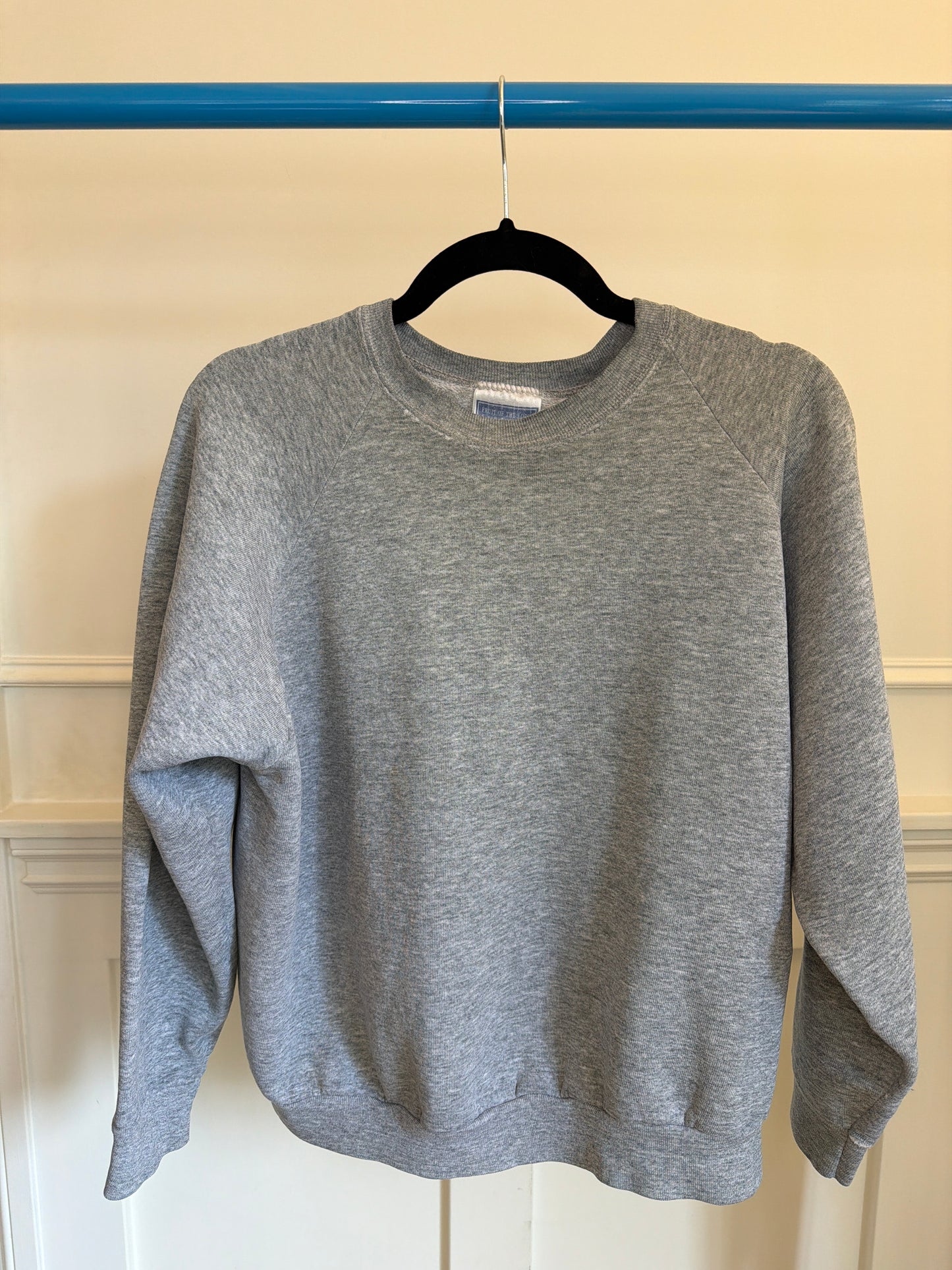 Vintage Fruit Of The Loom sweatshirt, size: L