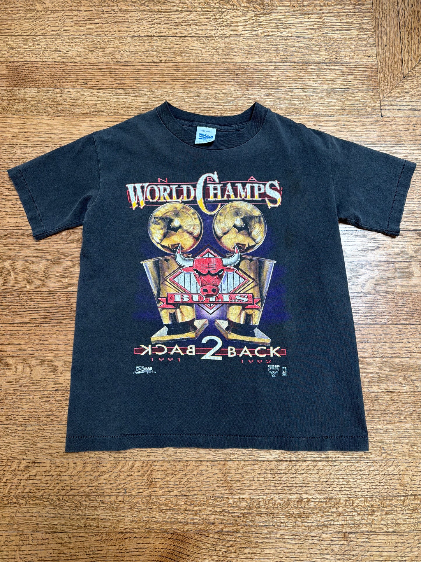 Vintage NBA Bulls Back to Back Champs t-shirt, Size:10-12