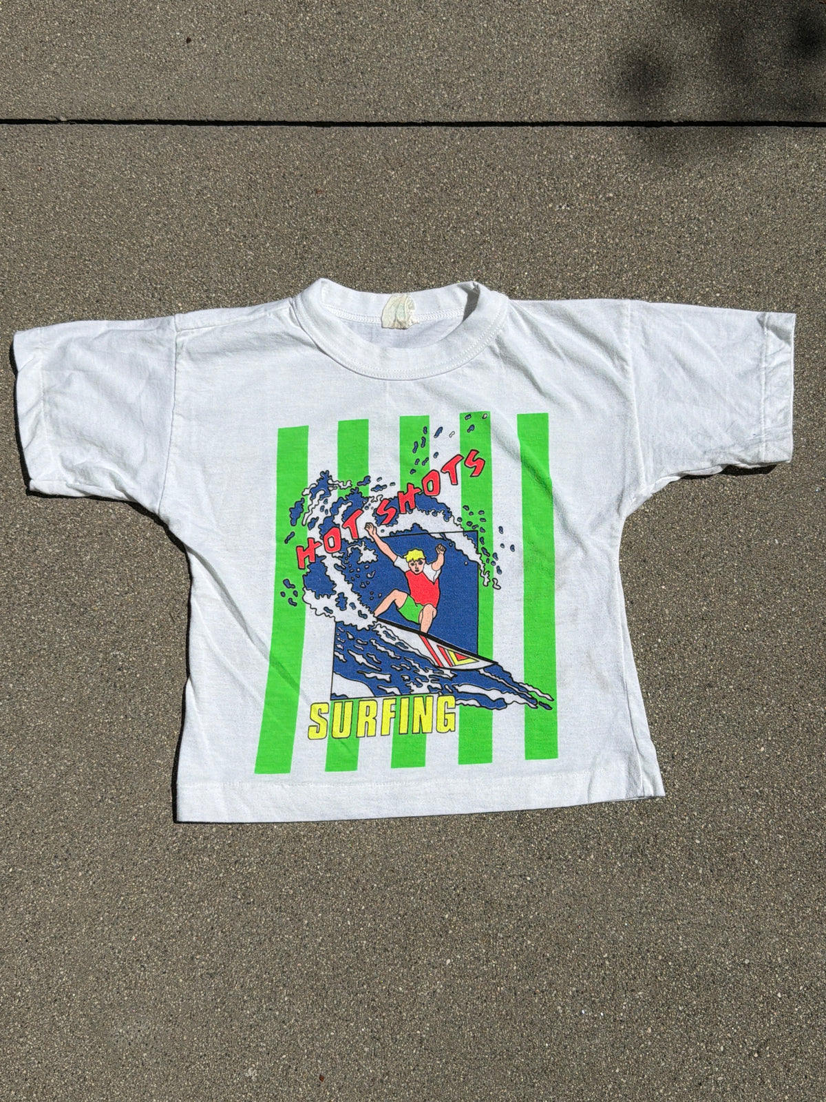 VNTG "Hot Shots Surfing" T-Shirt, Size:4/6